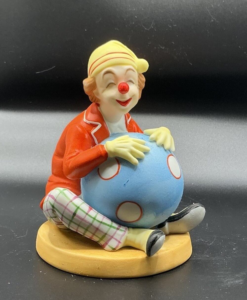 Vintage 1970’s Lefton Bisque Sitting Clown Holding A Ball Figurine